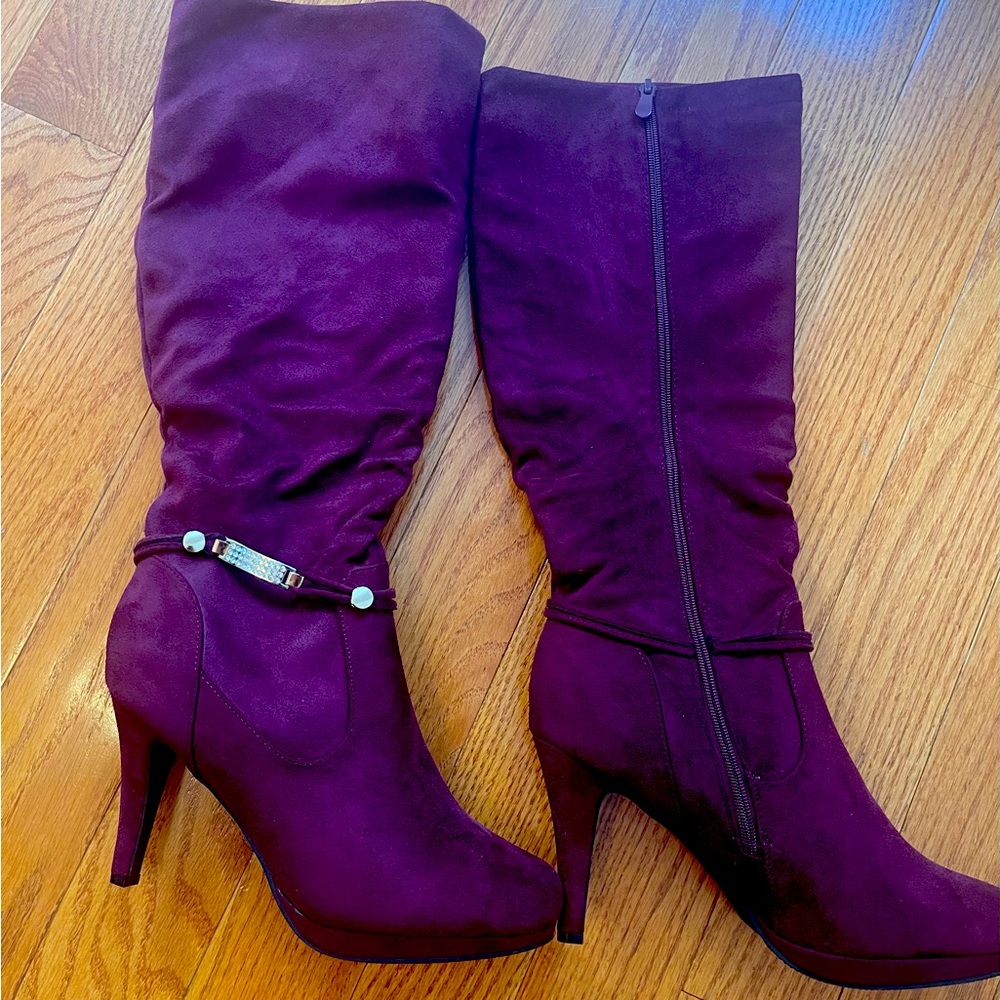 Elegant Burgundy Women's Boots